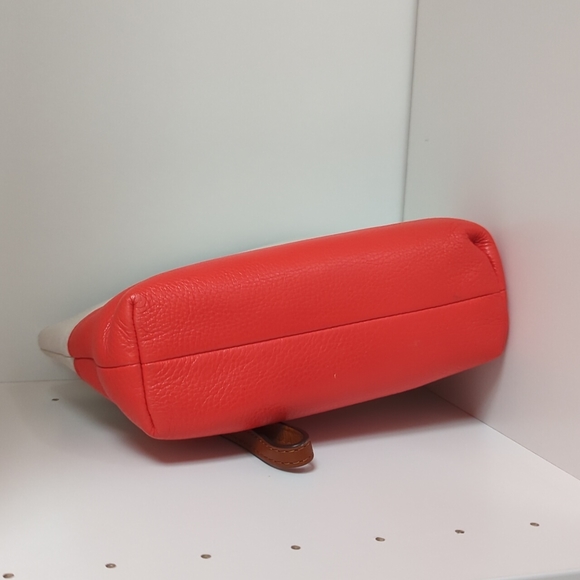 Michael Kors Makeup Bag - Picture 5 of 6